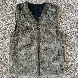 ARITZIA Talula Park Slope Faux Fur Vest
